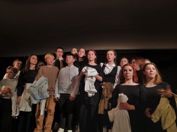 Луцькі театрали здійснили благодійні покази у Польщі. ФОТО