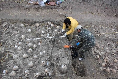 У Володимирі-Волинському перепоховали 382 тіл закатованих у роки війни. ФОТО