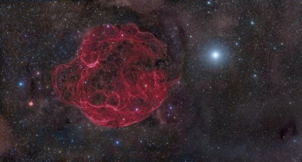 2. «Залишок наднової Сімеїз-147». (Rogelio Bernal Andreo / Astronomy Photographer of the Year) (bigpicture.ru) 