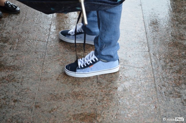 Кеди і стильні метелики: що одягнули луцькі випускники. ФОТО