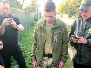 На Волині прикордонник обіцяв сприяти контрабанді за хабар у $1000