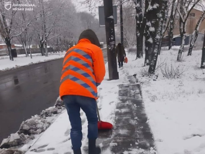 Засніжило знову в українських містах: де саме