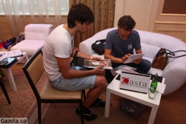 Модельне бієнале в Києві: довгі ноги, фотосети в білизні та хвилювання. ФОТО