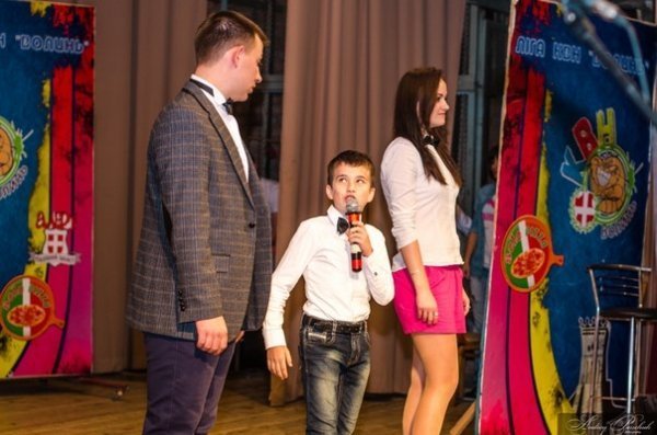 КВН у Луцьку: Рівне «вирвало» перемогу в Запоріжжя. ФОТО