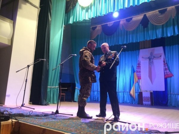 У Рожищі АТОшники у протест владі демонстративно залишили концерт. ФОТО