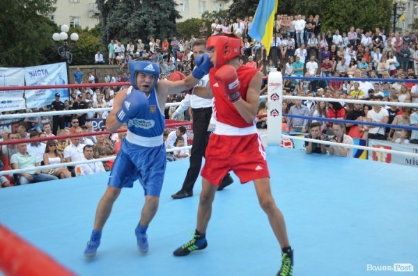 Кров'ю і потом: як у Луцьку билися за перемогу в боксі. ФОТОРЕПОРТАЖ