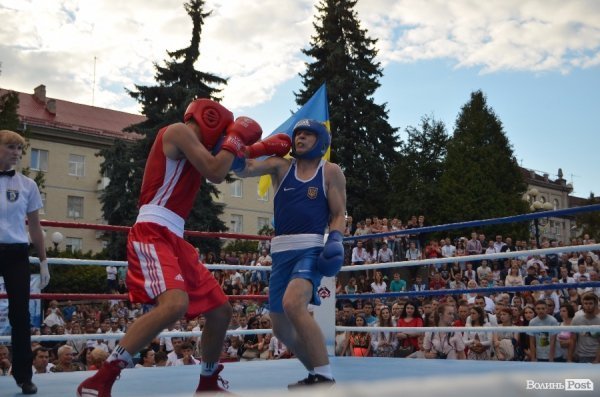 Кров'ю і потом: як у Луцьку билися за перемогу в боксі. ФОТОРЕПОРТАЖ