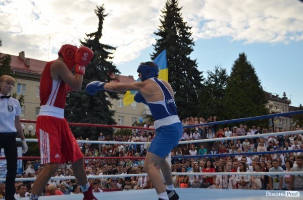 Кров'ю і потом: як у Луцьку билися за перемогу в боксі. ФОТОРЕПОРТАЖ