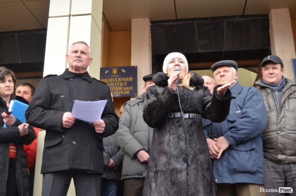 Люстрація в Нововолинську почалася з невдачі. ФОТО. ВІДЕО