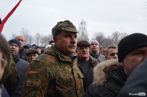 Люстрація в Нововолинську почалася з невдачі. ФОТО. ВІДЕО