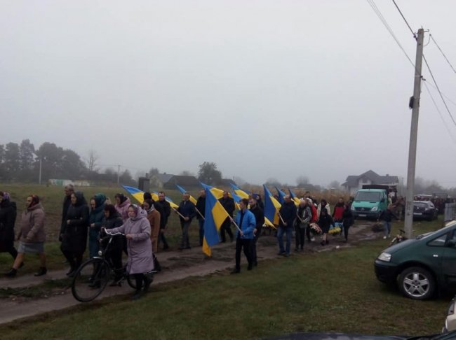 На Волині провели в останню путь Героя Миколу Харківця