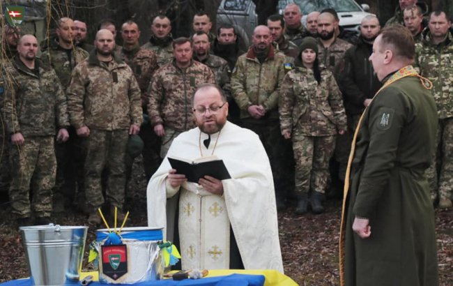 Як воїни 14 ОМБр пірнали у річку на Водохреще. ФОТО