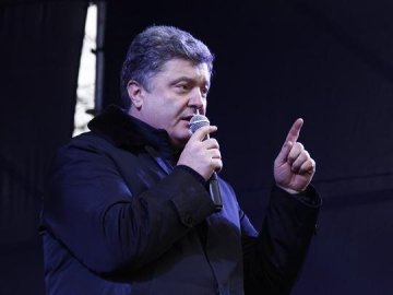 Порошенко пообіцяв, що Яценюк не вирішуватиме, де ставити лавочки в селах