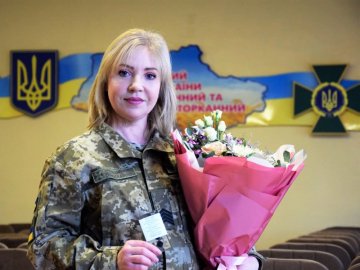 Звільненій з полону прикордонниці з Луцька присвоїли офіцерське звання