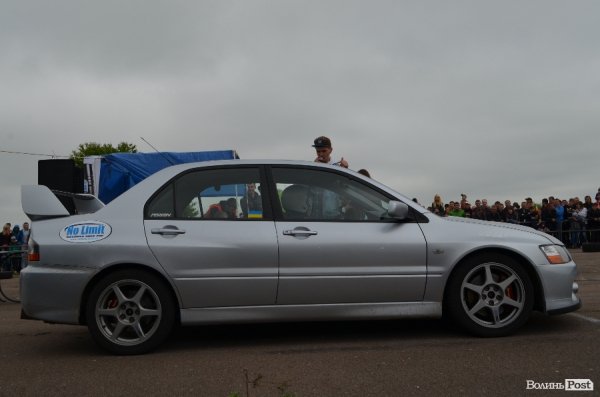 Під Луцьком визначили переможця з дрег-рейсінгу. ФОТО