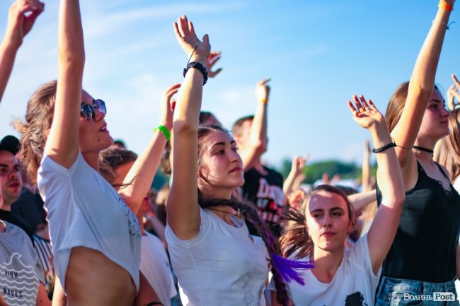 «Шикидим», лірика і вибуховий «O.Torvald»: перший день «Бандерштату». ФОТО