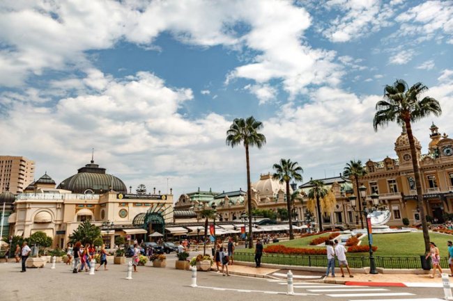 Яхти, пальми та спорткари: луцький фотограф показав красу Монте-Карло