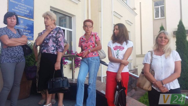 Працівники центрального басейну Луцька не потрапили до Поліщука