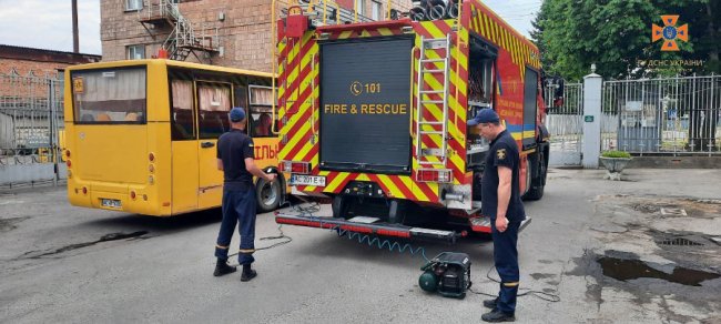 У автобуса, що привіз дітей на екскурсію до Луцька, вийшли з ладу гальма. ФОТО