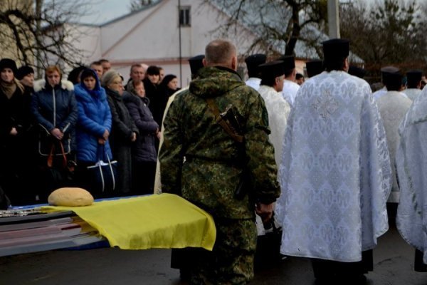 У Горохові поховали бійця «Азову» Ігоря Сливку. ФОТО