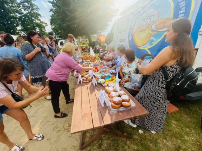 На Світязі відгуляли фестиваль знаменитих пончиків. ФОТО