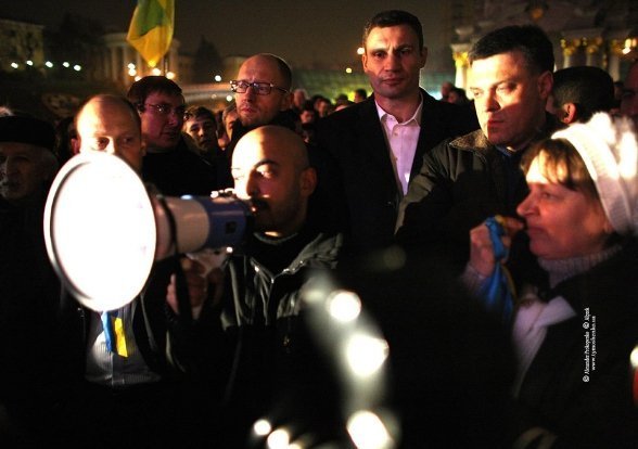 Як Кличко, Тягнибок і Яценюк мітингували на Євромайдані. ФОТО
