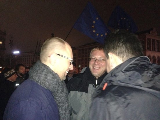 Як Кличко, Тягнибок і Яценюк мітингували на Євромайдані. ФОТО
