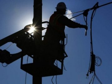 На Донеччині відновлюють електропостачання в прифронтових селищах