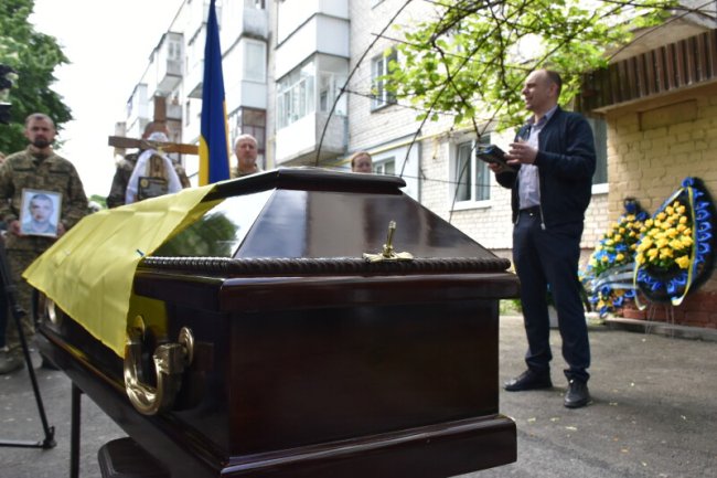 Луцька громада у жалобі: в останню дорогу провели трьох Героїв – Сергія Кравченка, Андрія Крачунова та Олексія Каплуна