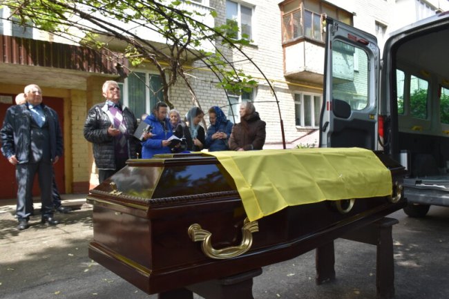 Луцька громада у жалобі: в останню дорогу провели трьох Героїв – Сергія Кравченка, Андрія Крачунова та Олексія Каплуна