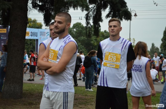 Море позитиву, блискучі результати та командна підтримка: «КроШу» взяв участь у «Luchesk Half Marathon». ФОТО*