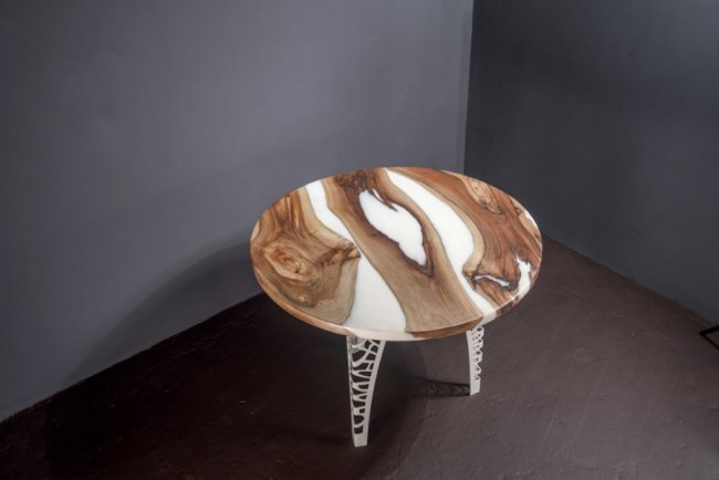 У Луцьку вперше відбудеться виставка-продаж унікальних столів та крісел. ФОТО*