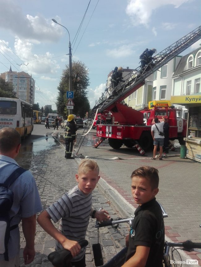 У Луцьку – пожежа. ФОТО. ОНОВЛЕНО