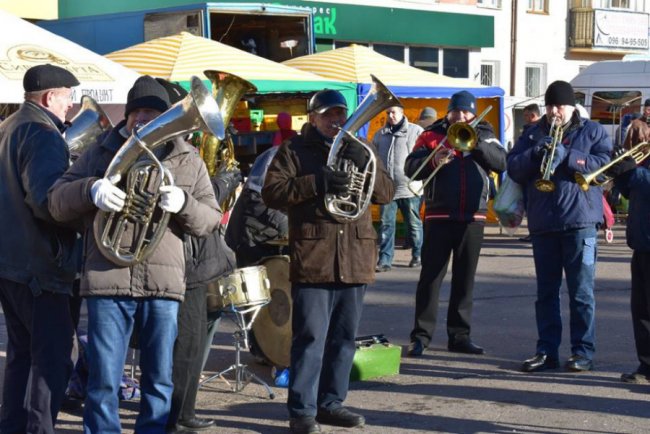 Цукор, риба і кролі: у волинському райцентрі влаштували ярмарок. ФОТО