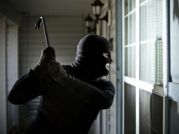 Затримали підлітка, який грабував квартири лучан 