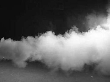 У Луцьку із задимленого приміщення врятували жінку з дитиною