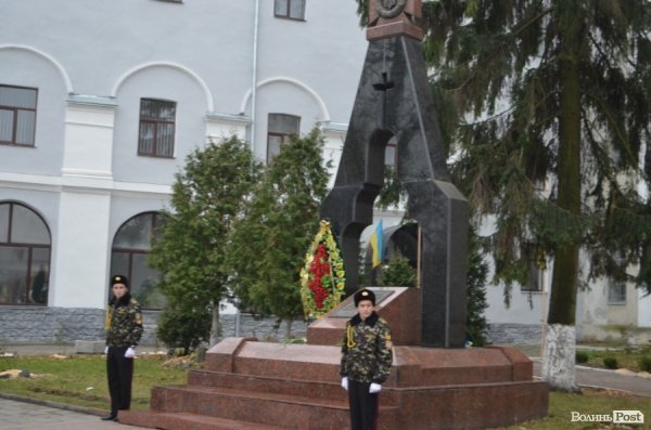 У Луцьку вшанували пам'ять жертв голодоморів. ФОТО