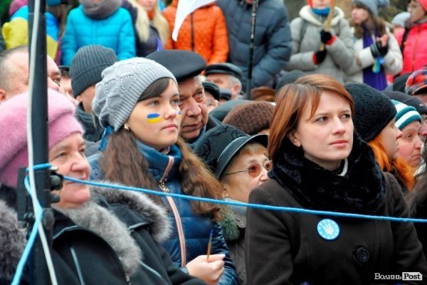 Віче на луцькому Майдані. ФОТО