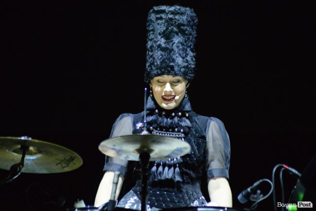 Гурт «ДахаБраха» влаштував видовищне шоу у Луцьку. ФОТОРЕПОРТАЖ 