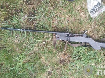 Поліцейські вилучили у волинян саморобну зброю