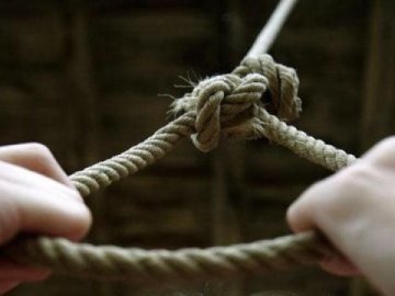 Мати двох дітей наклала на себе руки через банківський кредит. ВІДЕО