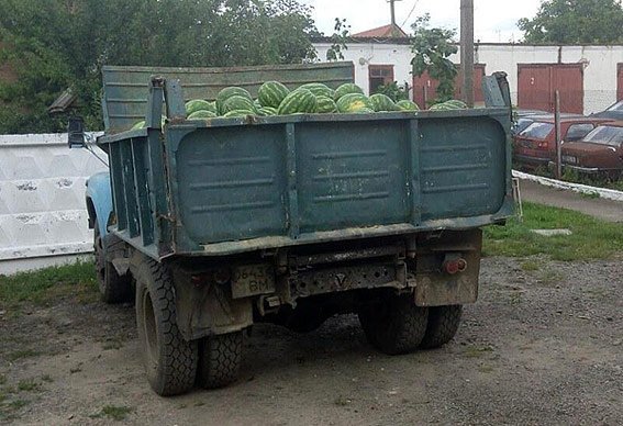 Ківерцівські поліцейські вилучили у волинянина кавуни. ФОТО