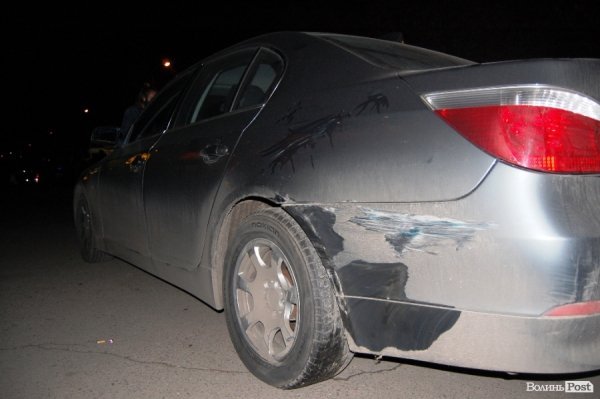 Ніж до горла: у Луцьку чоловік зі зброєю викрав таксі і влаштував аварію. ФОТО