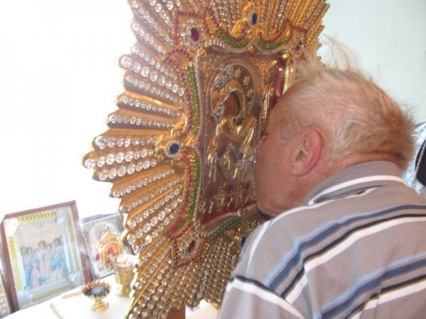 У місто на Волині привезли найбільшу святиню Західної України. ФОТО