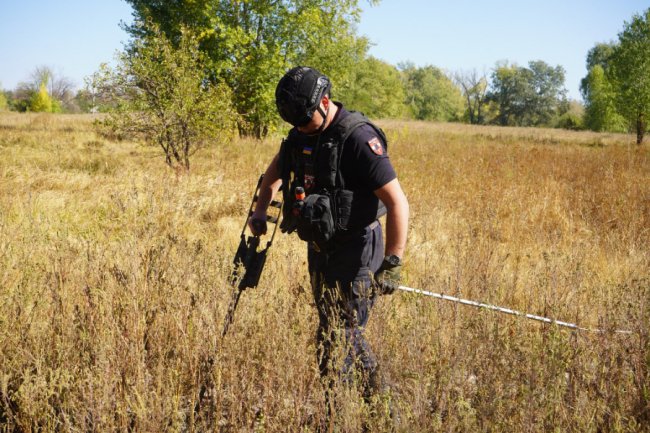 На Донеччині розміновують територію два відділення волинян