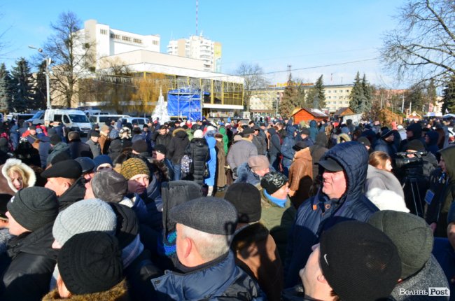 Томос, селфі та колядки: Петро Порошенко на Волині. ФОТОРЕПОРТАЖ