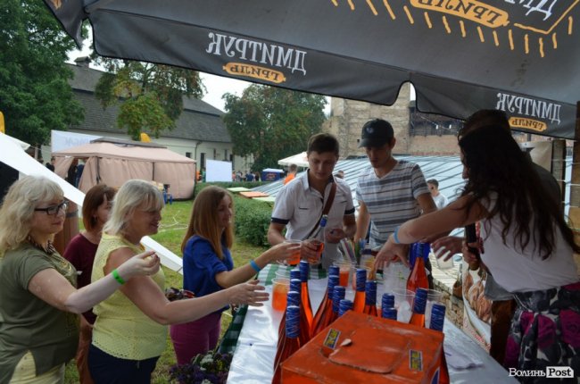 На луцькому фесті презентували новий італійський напій. ФОТО*