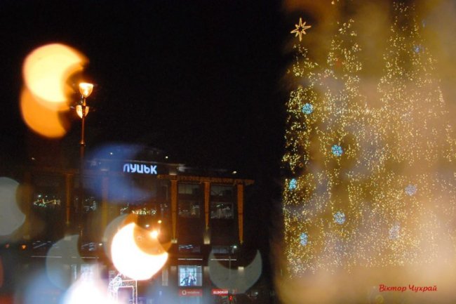 Передноворічний Луцьк: фотограф опублікував неймовірні світлини міста