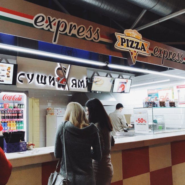 Який тепер фудкорт «Променя» і коли відкриють терасу. ФОТО* 