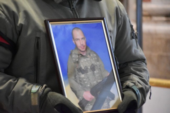 У Луцьку провели в останню путь Героя Олександра Баранова